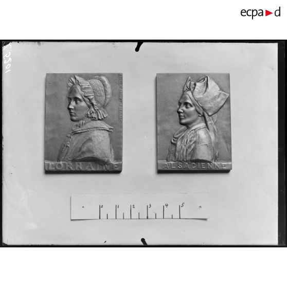 Paris. Musée Leblanc. Plaquette française. Alsace-Lorraine. [légende d'origine]