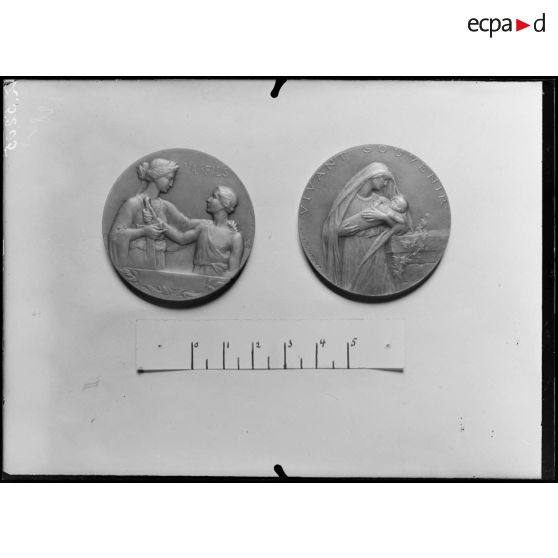 Paris. Musée Leblanc. Plaquette française. [légende d'origine]