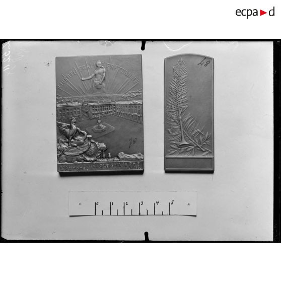 Paris. Musée Leblanc. Plaquette française (verso). [légende d'origine]