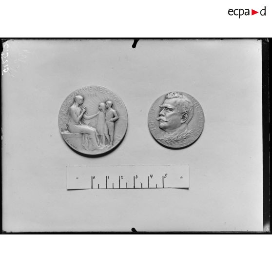 Paris. Musée Leblanc. Médailles françaises. [légende d'origine]