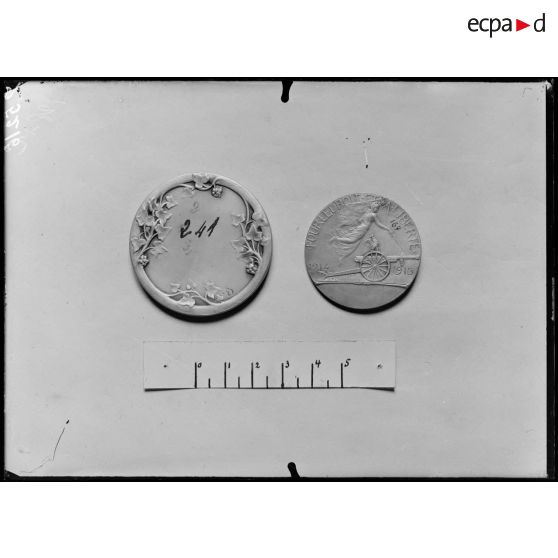 Paris. Musée Leblanc. Médailles françaises (verso). [légende d'origine]