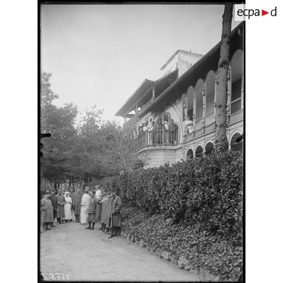 [Hôpital colonial de Carrières-sous-Bois]
