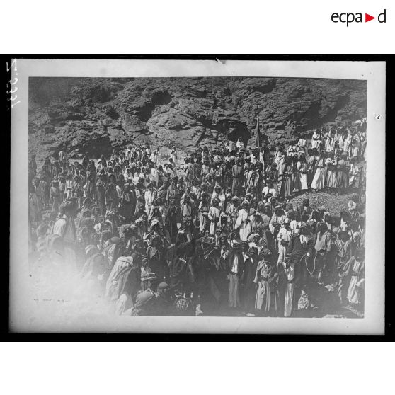 [Reproduction d'une photographie].