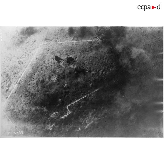 Fort de Douaumont. La préparation d'artillerie le 22 mai à 10 h. Deux heures avant l'assaut. [légende d'origine]