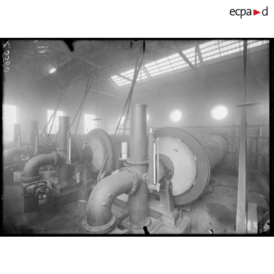 Choisy-le-Roi (Seine-et-Oise). Compagnie des Eaux. Les "révolvers". [légende d'origine]