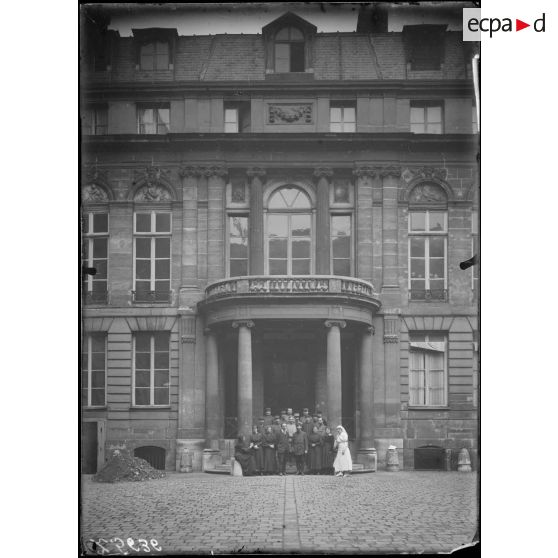 [Paris. Ministère de la Guerre. Le personnel.]