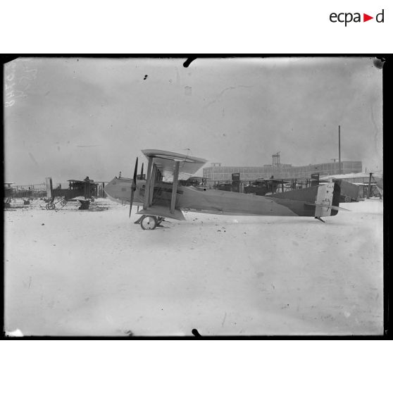 Issy-les-Moulineaux. Ateliers Caudron. Le R11. [légende d'origine]