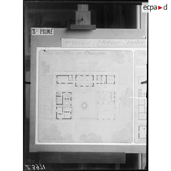Paris Arts Décoratifs. Projets de reconstruction des habitations rurales. Ferme de moyenne importance. [légende d'origine]