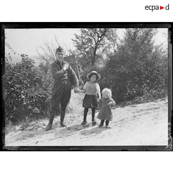 Documents archives. [légende d'origine]