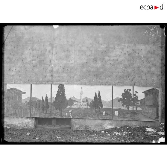 [Un panneau de la section de camouflage de l'armée.]