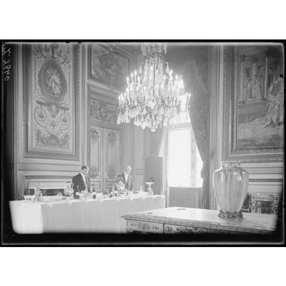Paris, Ministère des Finances. Buffet. [légende d'origine]