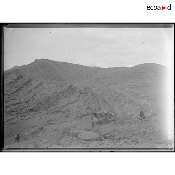 Maroc oriental. Bou Denib et Talsinnt. Un convoi. [légende d'origine]