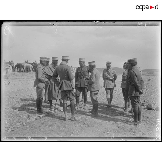 Maroc oriental. Talsinnt. Le général Bertrand et son état-major. [légende d'origine]