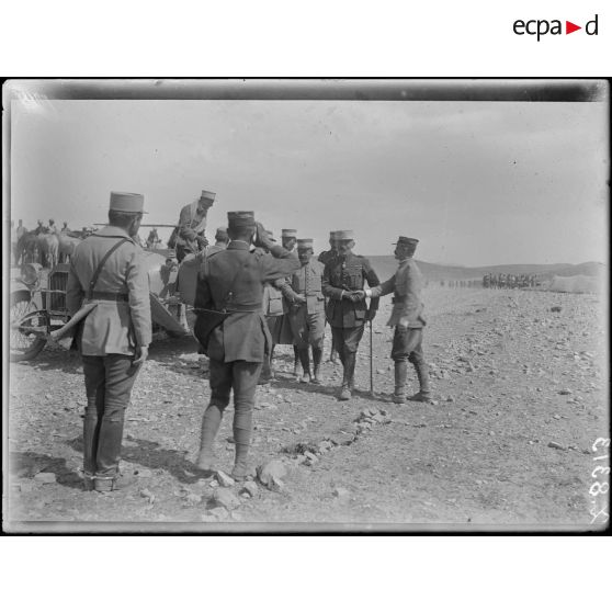 Maroc oriental. Talsinnt. Le général Bertrand et son état-major. [légende d'origine]