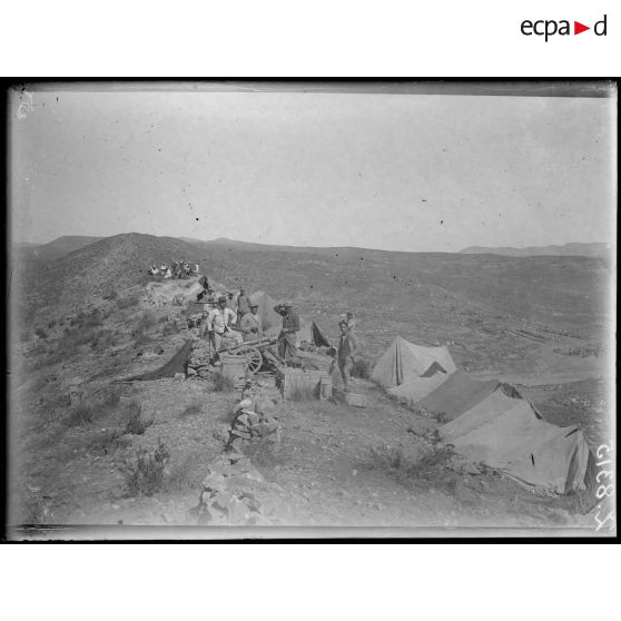Maroc. Moyenne Moulouya. Passage d'une colonne d'artillerie. [légende d'origine]