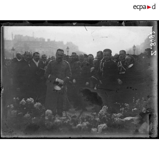 [Paris. Inhumation du soldat inconnu.]