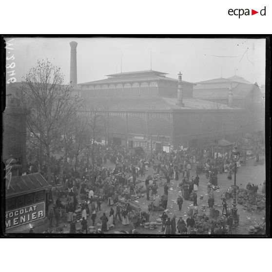 Paris, le carreau des Halles. [légende d'origine]