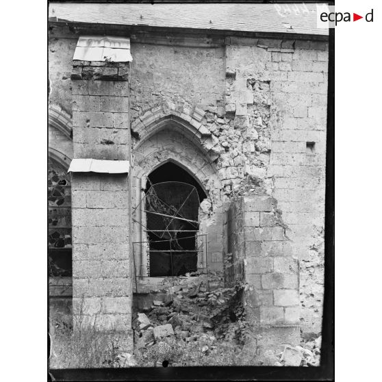 Coucy-le-Château, l'église façade ouest. [légende d'origine]