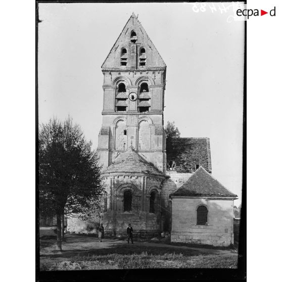Vauxrezis, l'église, le clocher et l'abside. [légende d'origine]