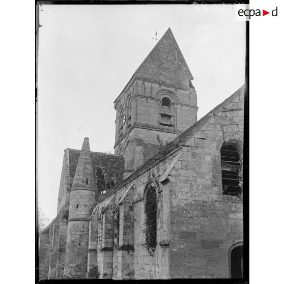 Vauxrezis, l'église, le clocher et l'abside. [légende d'origine]