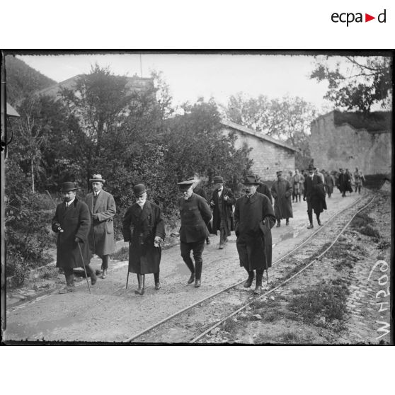 Verdun, visite du président de la République portugaise. [légende d'origine]