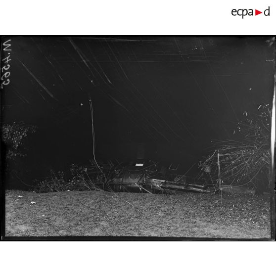 Bourbonne-les-Bains, le zepellin L49. La nacelle du commandant à l'avant. [légende d'origine]