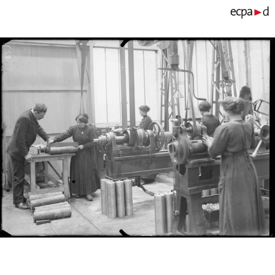 Paris. Usine Vedovelli-Priestley et Cie, vue générale de l’achèvement après l’ogivage. [légende d’origine]