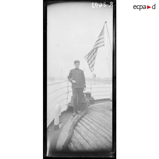 Pauillac. Le capitaine Allen D. Tucker, commandant l'Orléans. [légende d'origine]