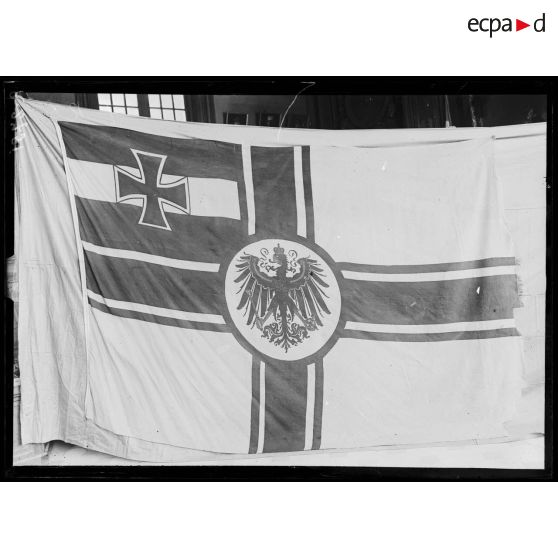 Paris. Musée de l'Armée. Pavillon du zeppelin L8 abattu à Badonviller (Meurthe-et-Moselle) le 24 août 1914. [légende d'origine]