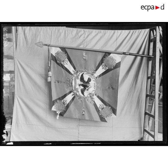 Paris. Musée de l'Armée. Drapeau du régiment d'infanterie 132, 4e bataillon. [légende d'origine]