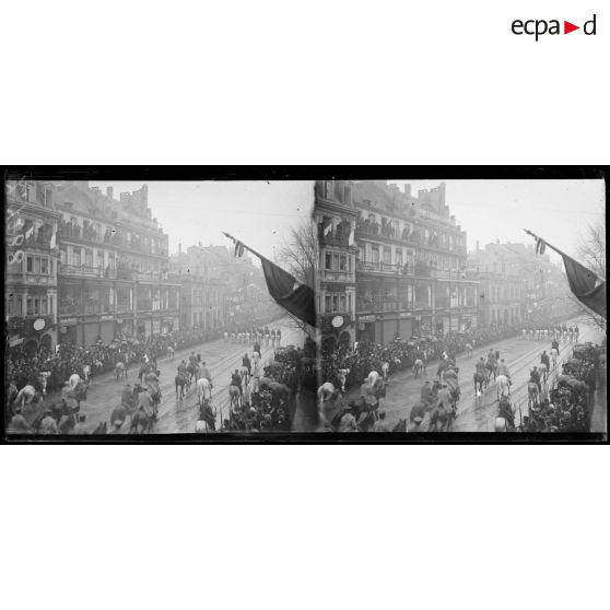 Strasbourg. Alsace. Entrée du maréchal Foch. Aspect d'une rue. [légende d'origine]