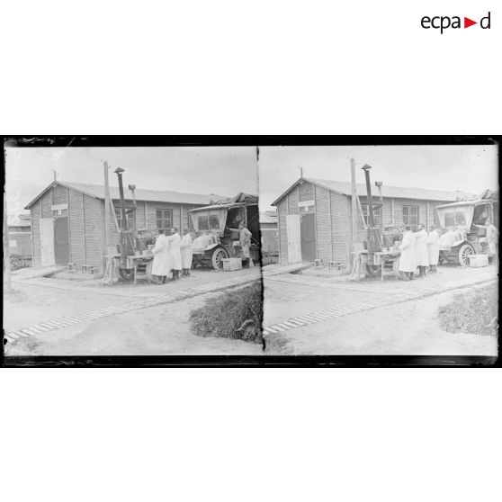 Marne, mission automobile du lieutenant Heuzé. Appareil de stérilisation. [légende d'origine]