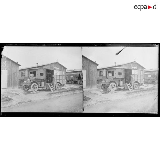 Marne, mission automobile du lieutenant Heuzé. Camion de stérilisation. [légende d'origine]