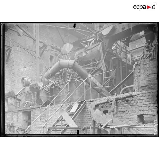 Azincourt, Nord, fosse Saint-Roch, intérieur du lavoir. [légende d'origine]