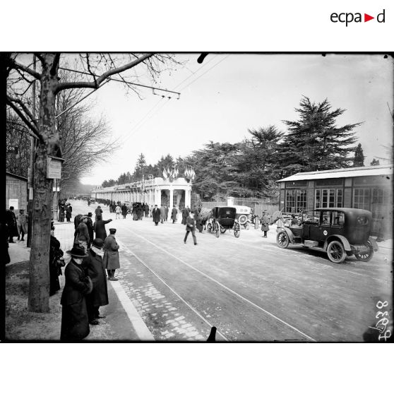 Lyon. Parc de la Tête d'or. Les stands de la métallurgie (31.3.17). [légende d'origine]