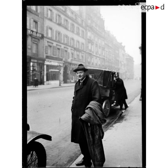 Paris. Rue de la Paix. Monsieur Masterman, chef de la propagande anglaise. [légende d'origine]