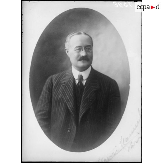 [Reproduction d'une photographie.]