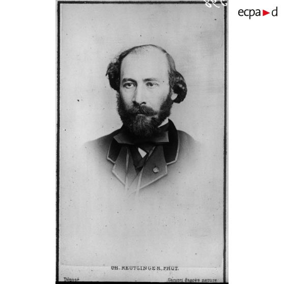 [Reproduction d'une photographie.]