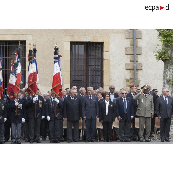 Rassemblement des anciens combattants du 1er régiment parachutiste d'infanterie de marine (RPIMa) lors des obsèques du caporal-chef Stéphane Duval à Bayonne.
