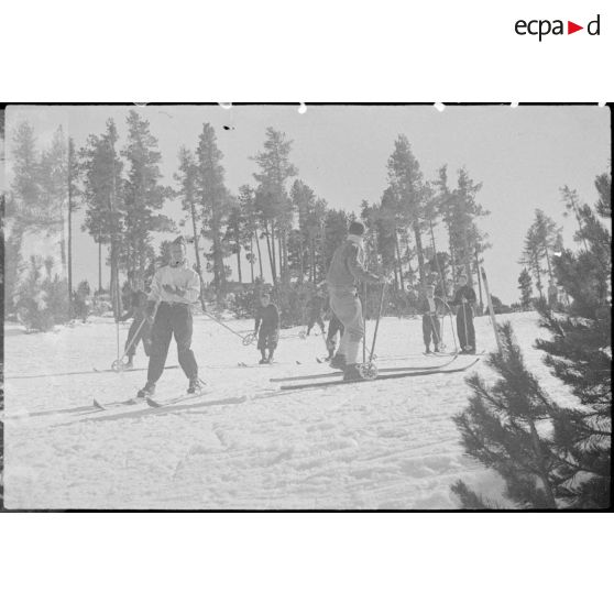 Excursion ou leçon de ski.