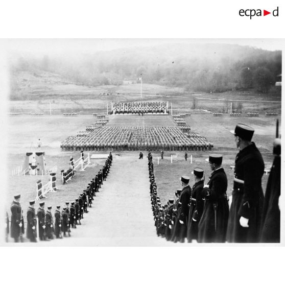 Présentation des athlètes aux autorités.