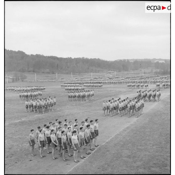 Mise en place pour le mouvement d'ensemble des athlètes.