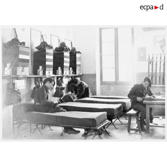 Une chambrée de chasseurs des 24e et 25e BCA.