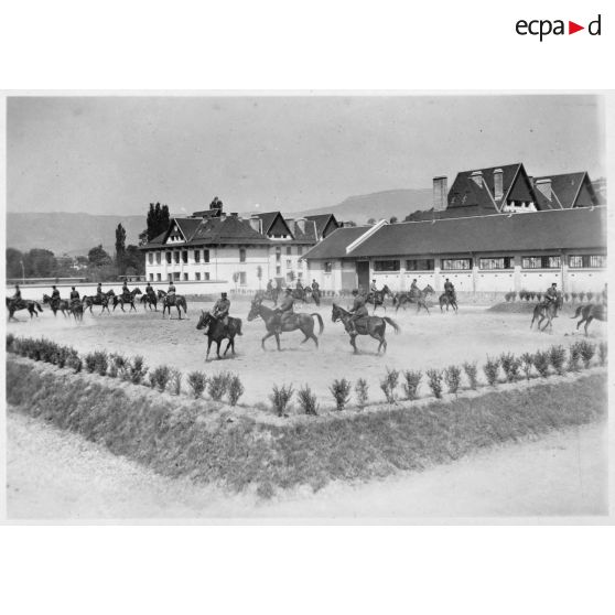 Reprise équestre au 6e escadron de la 1re légion de la Garde