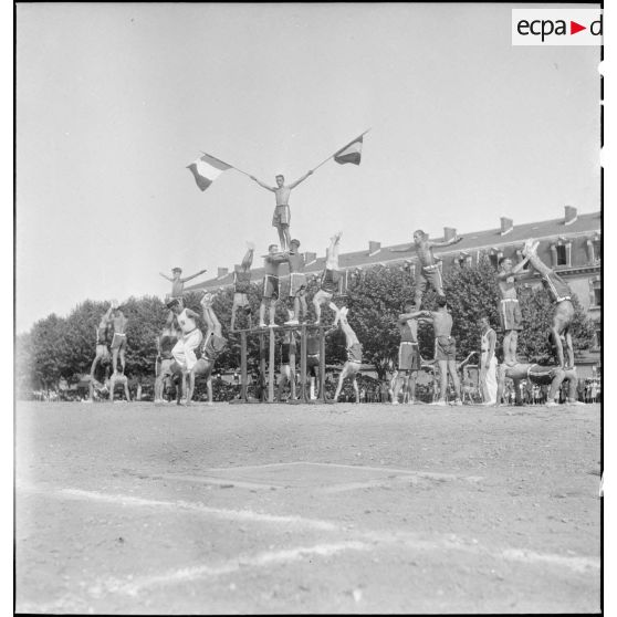 Exercices d'adresse et d'équilibre.