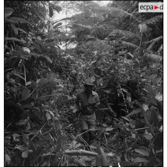 Chasseur indigène au Niger.