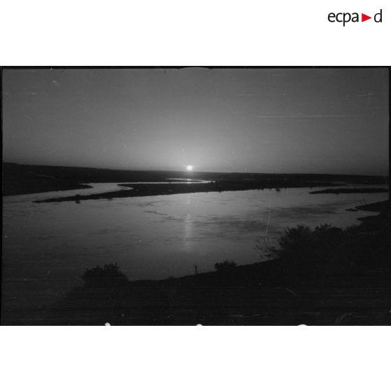 Coucher de soleil sur le lac Tchad (Niger).