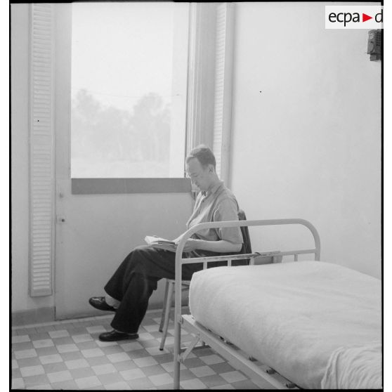 Chambre d'un malade de l'hôpital-sanatorium.