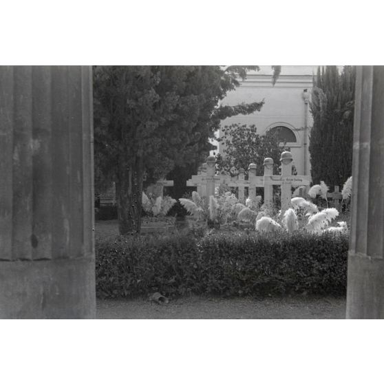 Des tombes allemandes dans le secteur de Cassino (Latium).