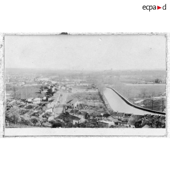 Verdun vu de Belleville. [légende d'origine]